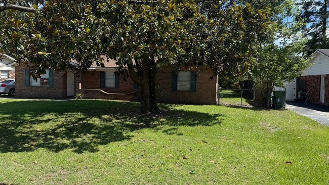 217 Glenn Bryant Rd in Hinesville, GA - Building Photo - Building Photo
