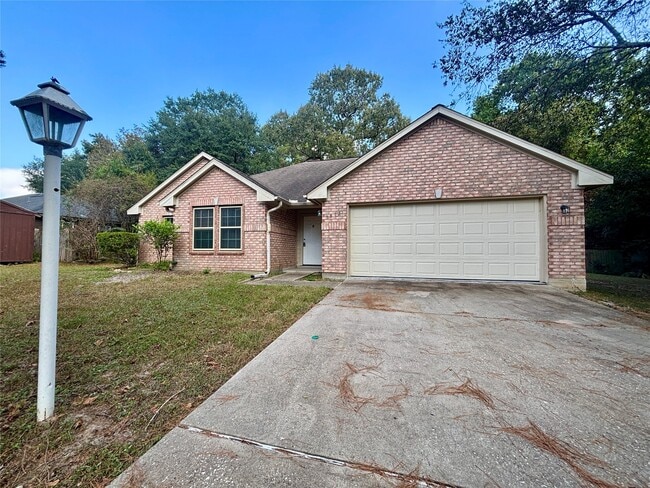 3815 Maple Dr