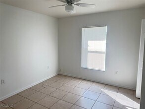 522 Denbighshire St in Lehigh Acres, FL - Building Photo - Building Photo
