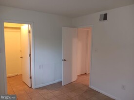 5304 Jackson St in Philadelphia, PA - Building Photo