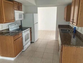 22685 SW 64th Way in Boca Raton, FL - Foto de edificio - Building Photo