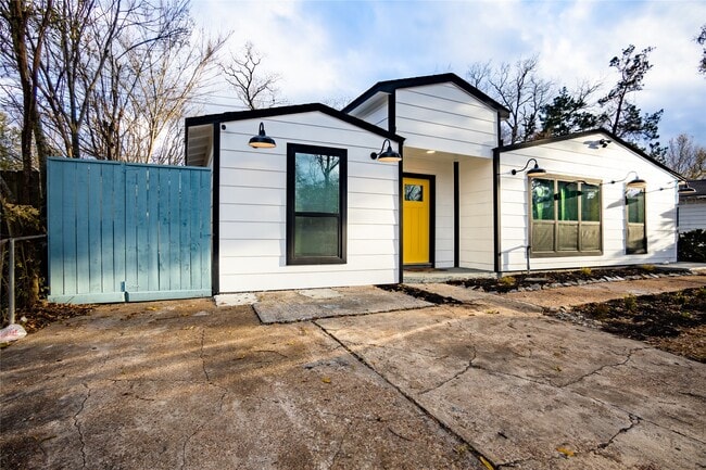 6127 Beekman Rd in Houston, TX - Building Photo - Building Photo