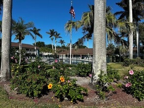 167 N Collier Blvd in Marco Island, FL - Foto de edificio - Building Photo