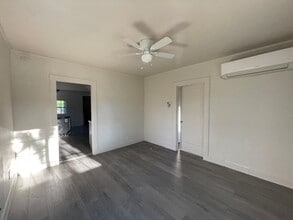 1055 54th St in Sacramento, CA - Building Photo - Building Photo