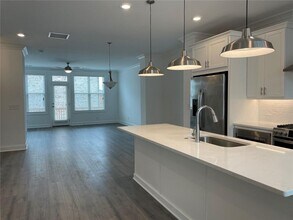 3243 Bartee Walk in Suwanee, GA - Building Photo - Building Photo