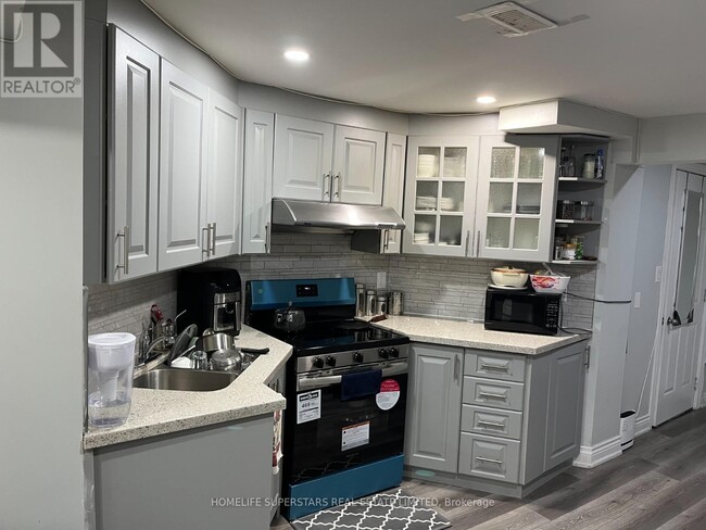 property at 35 Wardenwood Dr