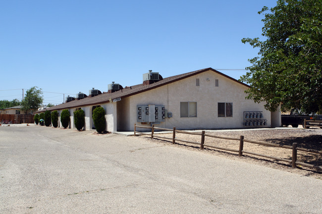 11906 1st Ave in Hesperia, CA - Building Photo - Building Photo