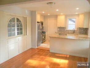 333 Florence Ave in Hawthorne, NJ - Building Photo - Building Photo