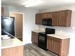 422 Sea Breeze Dr in Rincon, GA - Building Photo - Building Photo