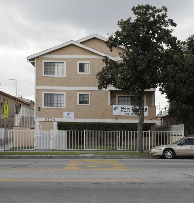 6729 Laurel Canyon Blvd in North Hollywood, CA - Building Photo - Building Photo