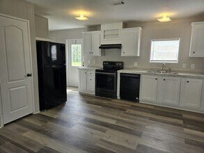 1400 Banana Rd in Lakeland, FL - Building Photo - Building Photo