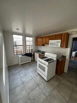 425 Leslie St, Unit #3 in Newark, NJ - Building Photo