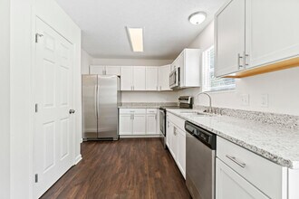 6981 Bennell Dr in Reynoldsburg, OH - Building Photo - Building Photo