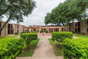 Oaks on Bandera Apartments