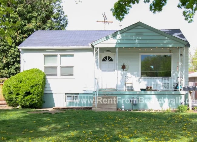 1876 S Roberta St in Salt Lake City, UT - Building Photo - Building Photo