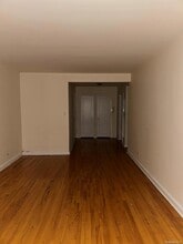 88-10 34th Ave, Unit 2 in Queens, NY - Foto de edificio - Building Photo