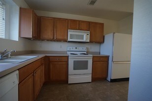 18817 E 57th Pl in Denver, CO - Building Photo