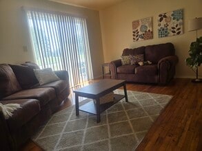 Country Way Townhomes in Saginaw, MI - Building Photo - Building Photo