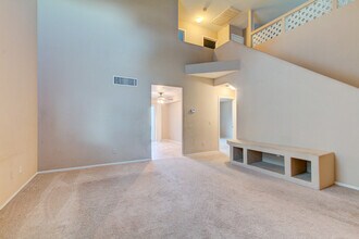 7517 Hickory Hills Dr in Las Vegas, NV - Building Photo - Building Photo