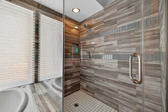 5310 Holly View Dr in Houston, TX - Building Photo - Building Photo
