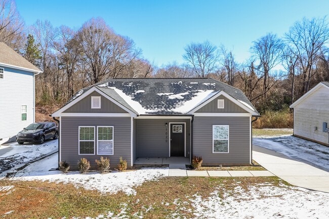 property at 1020 N Oakwood St