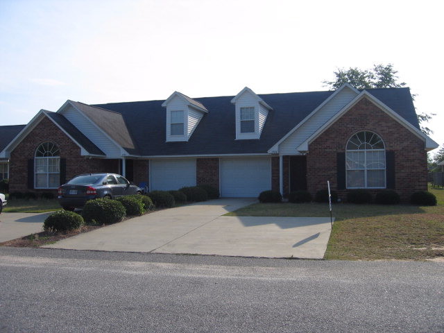 1984 Essex Dr in Sumter, SC - Building Photo