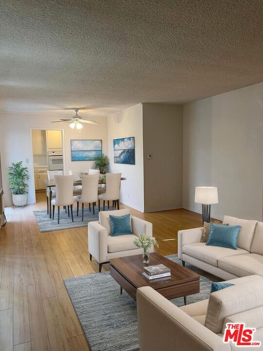 432 S Sherbourne Dr in Los Angeles, CA - Foto de edificio - Building Photo