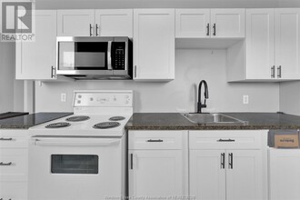 266 Seymour St in Amherstburg, ON - Building Photo - Building Photo