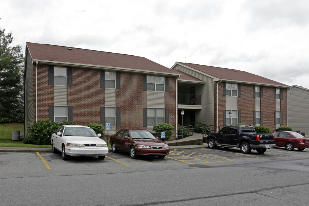 Woodland Apartments in Springfield, TN - Foto de edificio