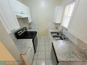 4870 NE 16th Ave in Pompano Beach, FL - Building Photo - Building Photo