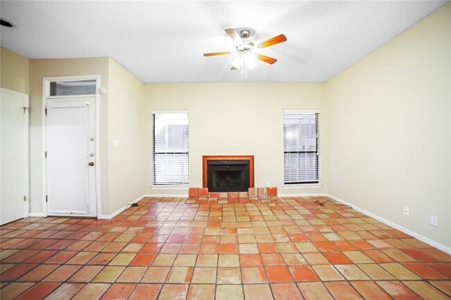 property at 1910 Robbins Pl