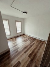 20 Park St, Unit C in Stafford, CT - Foto de edificio - Building Photo