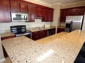 721 Litty Ct, Unit Apartment 302 in Memphis, TN - Building Photo - Building Photo