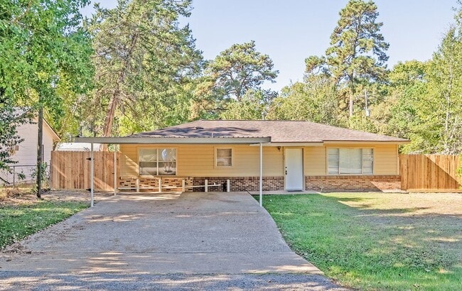 3312 Old Houston Rd in Huntsville, TX - Building Photo - Building Photo