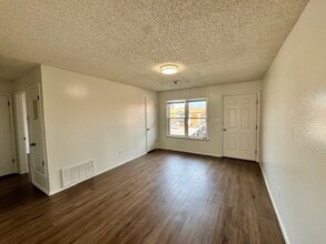 920 N Leverett Ave in Fayetteville, AR - Foto de edificio - Building Photo