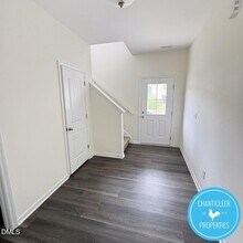 3316 Slippery Elm Dr in Raleigh, NC - Foto de edificio - Building Photo