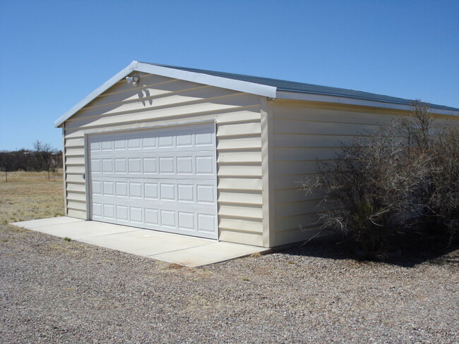 3206 W Navajo Trail in Benson, AZ - Foto de edificio - Building Photo