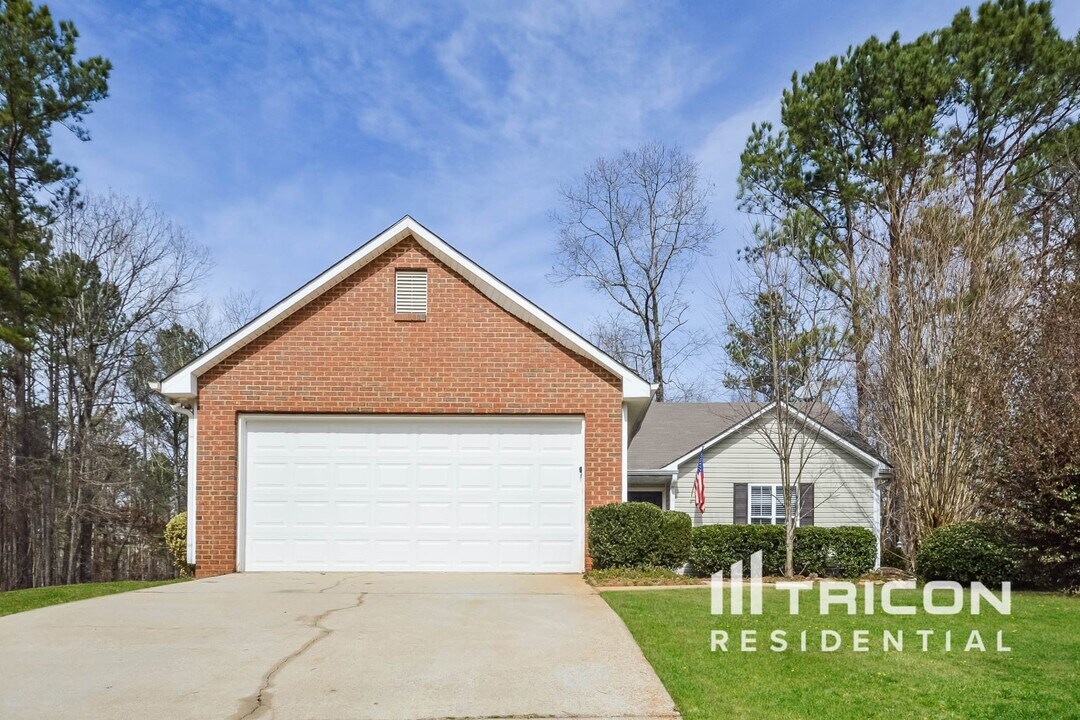 2340 Amber Hills Way in Monroe, GA - Foto de edificio