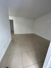1106 S L St in Lake Worth Beach, FL - Foto de edificio - Building Photo