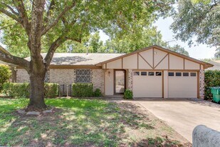 6024 Blueridge Dr in Watauga, TX - Building Photo