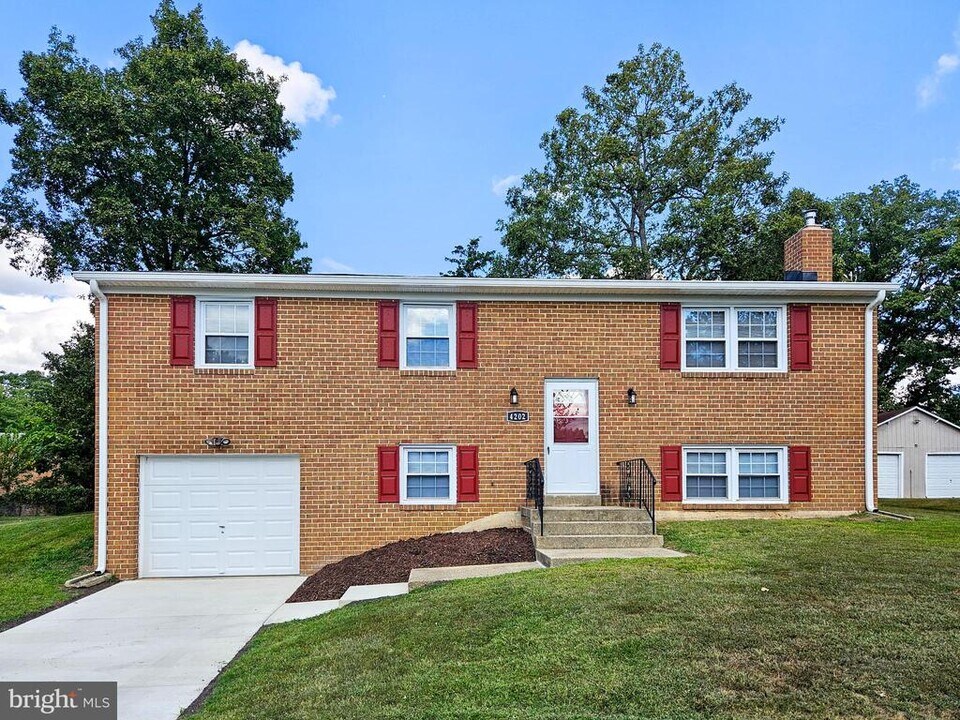 4202 Flam St in Fort Washington, MD - Building Photo
