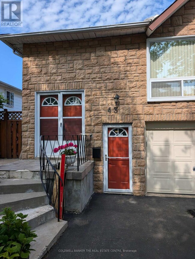 43 Tuscarora Dr in Toronto, ON - Building Photo - Building Photo