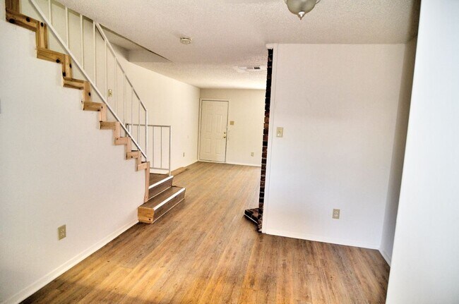 9419 Olde Towne Row in Dallas, TX - Foto de edificio - Building Photo