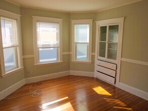 36 Standish St, Unit 3 in Cambridge, MA - Building Photo - Building Photo