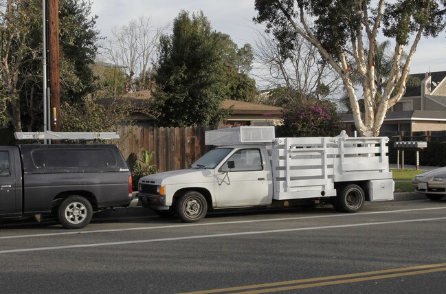 606 Hamilton St in Costa Mesa, CA - Building Photo - Building Photo
