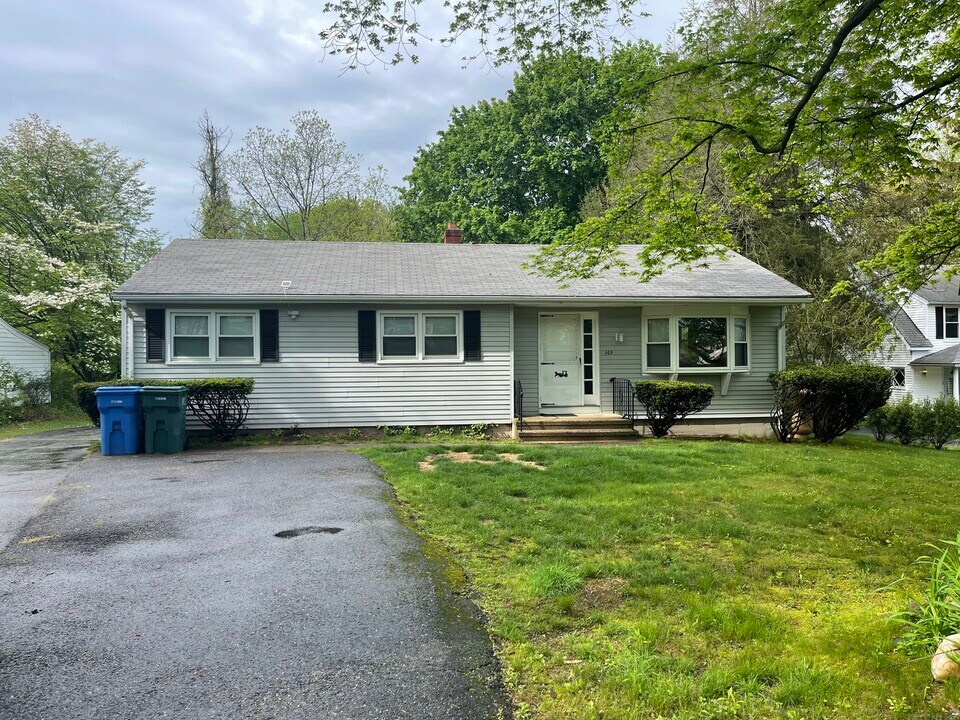 165 Cannon St in Hamden, CT - Building Photo