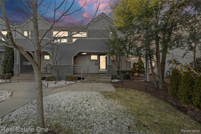 556 Bloomfield Ct in Birmingham, MI - Building Photo - Building Photo