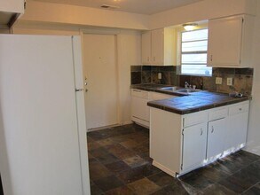 2412 Village Walk in Austin, TX - Building Photo - Building Photo