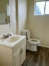 1041 Whittier Ave in Hemet, CA - Building Photo - Building Photo