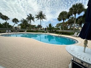 5191 Palmbrooke Cir in West Palm Beach, FL - Building Photo - Building Photo